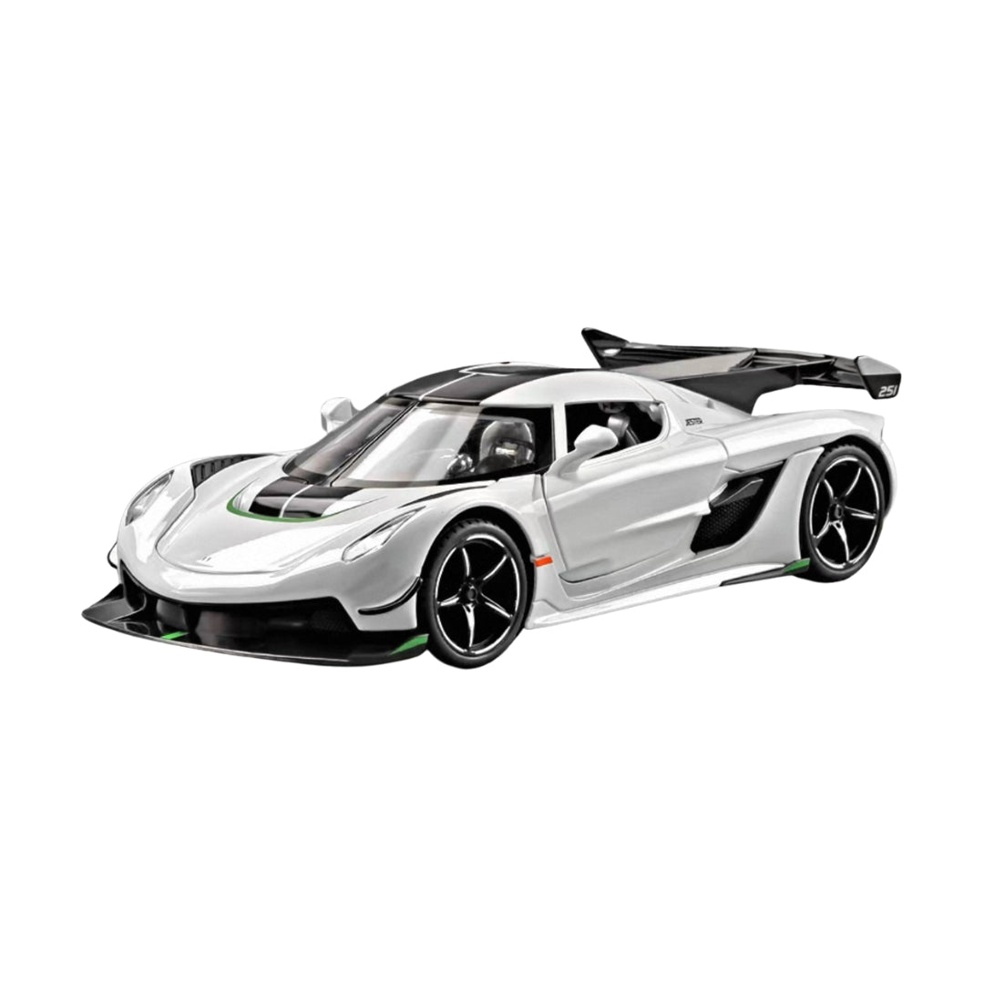 KOENIGSEGG JESKO WHITE DIECAST MODEL