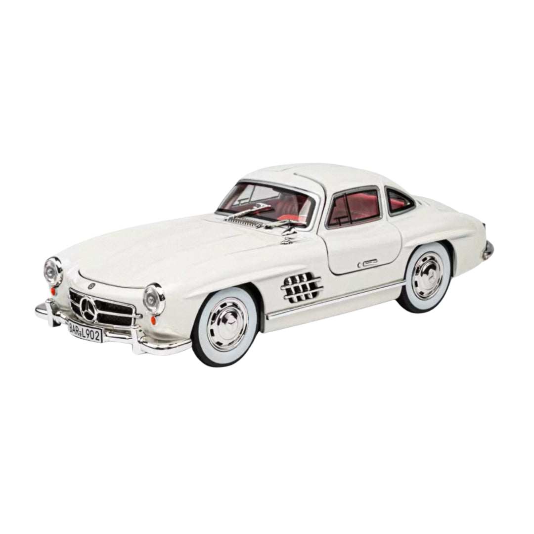 MERCEDES 300SL GULLWING WHITE DIECAST MODEL